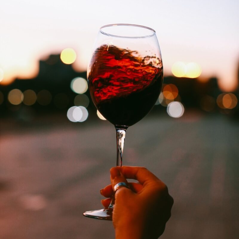 how to swirl wine